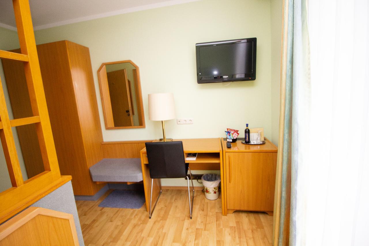 Hotel Am Wald オットブルン エクステリア 写真