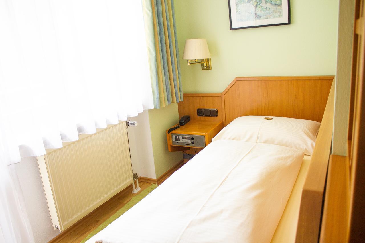 Hotel Am Wald オットブルン エクステリア 写真
